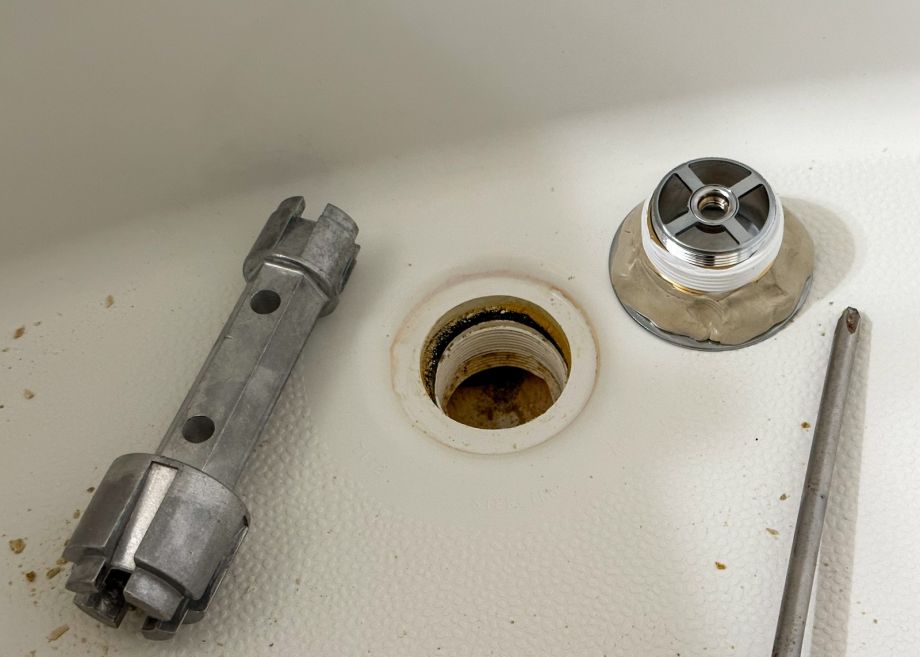 Drain Repair Tools Electrician Installation Process