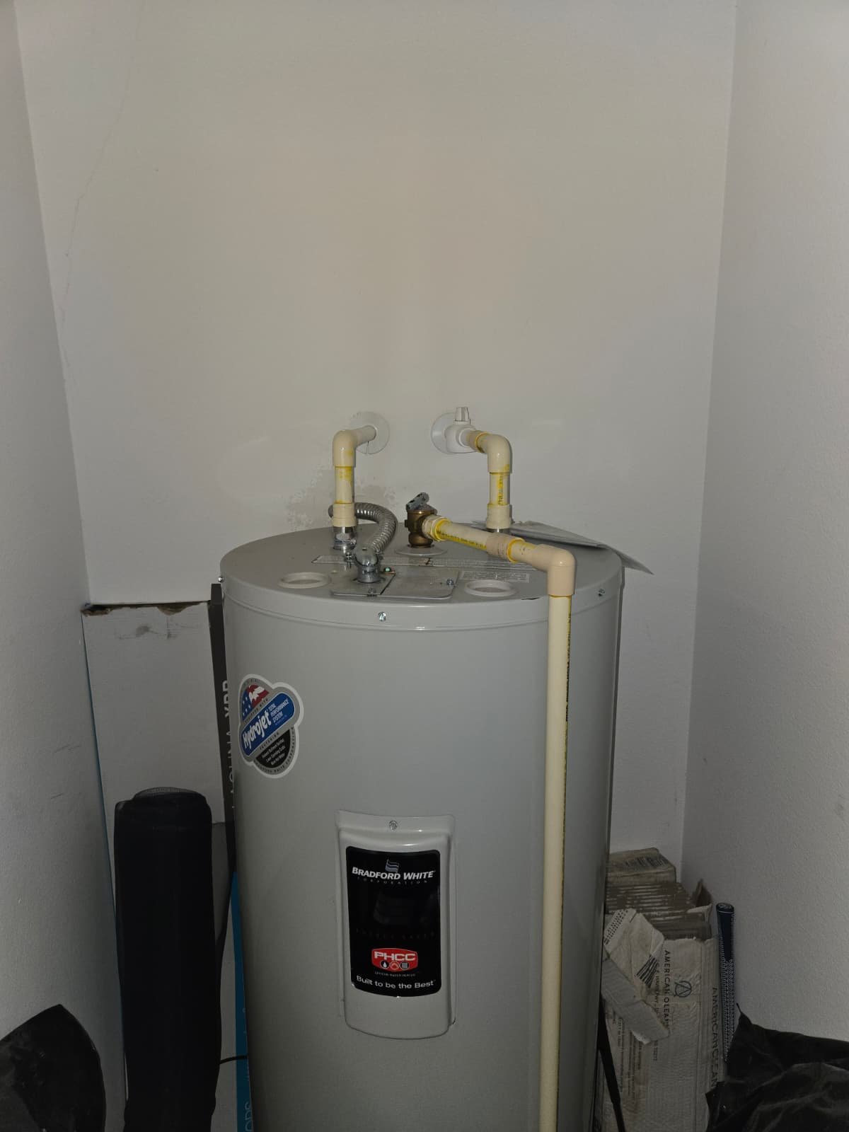 Water heater service area in utility space, Tampa, FL 33625