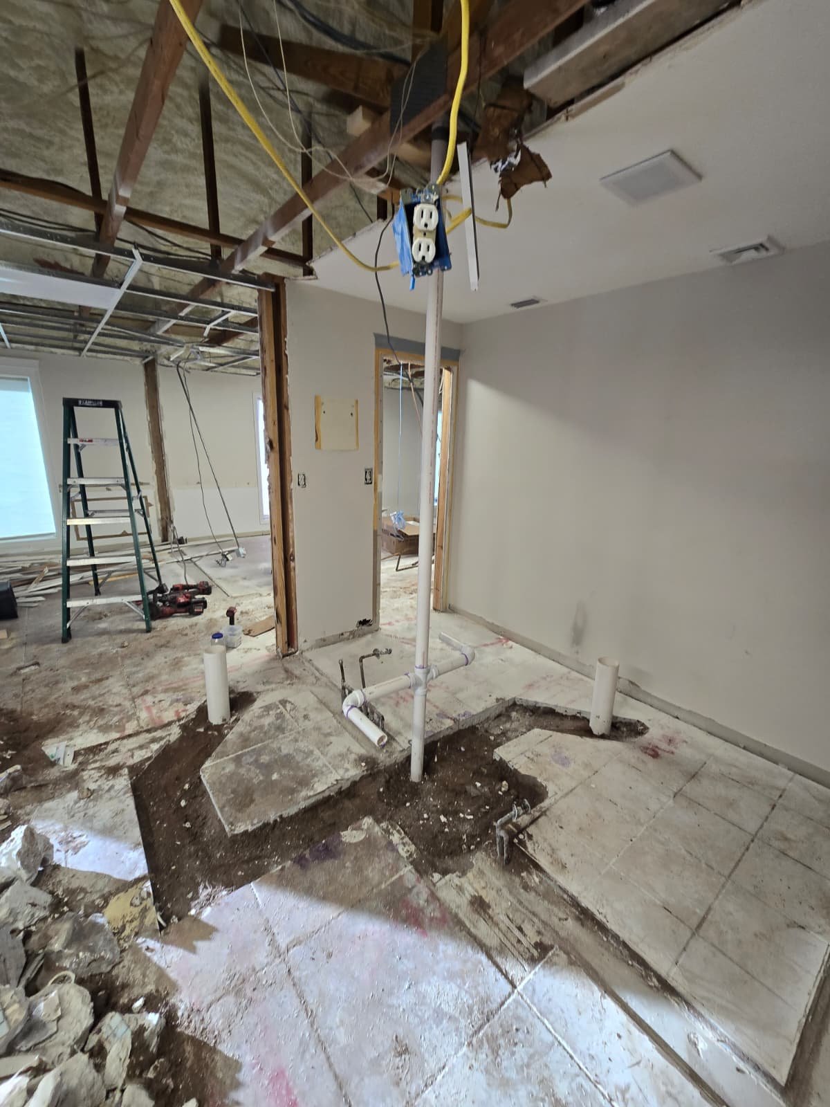 Tampa FL 33614 interior home repair service overview