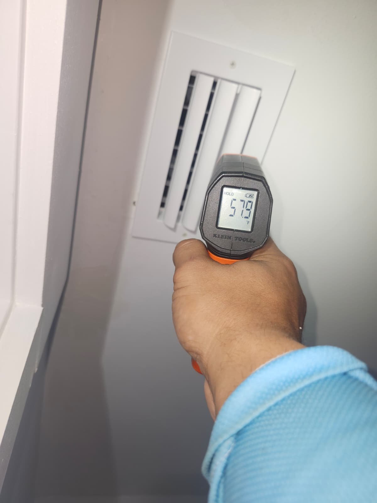 HVAC tune-up in Lutz, FL 33549 testing AC capacitor performance