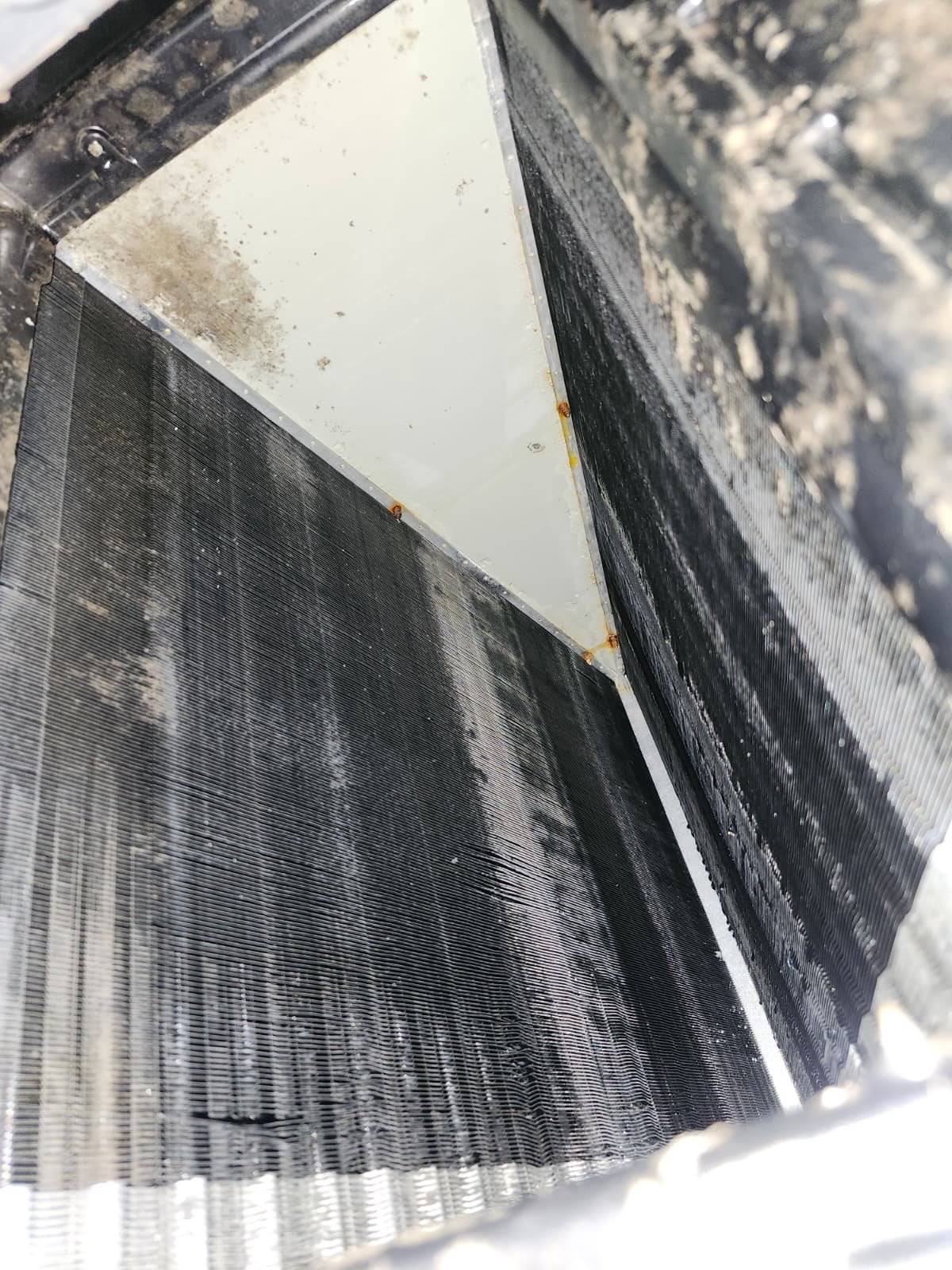 HVAC compressor and refrigerant line inspection in Largo, FL 33774