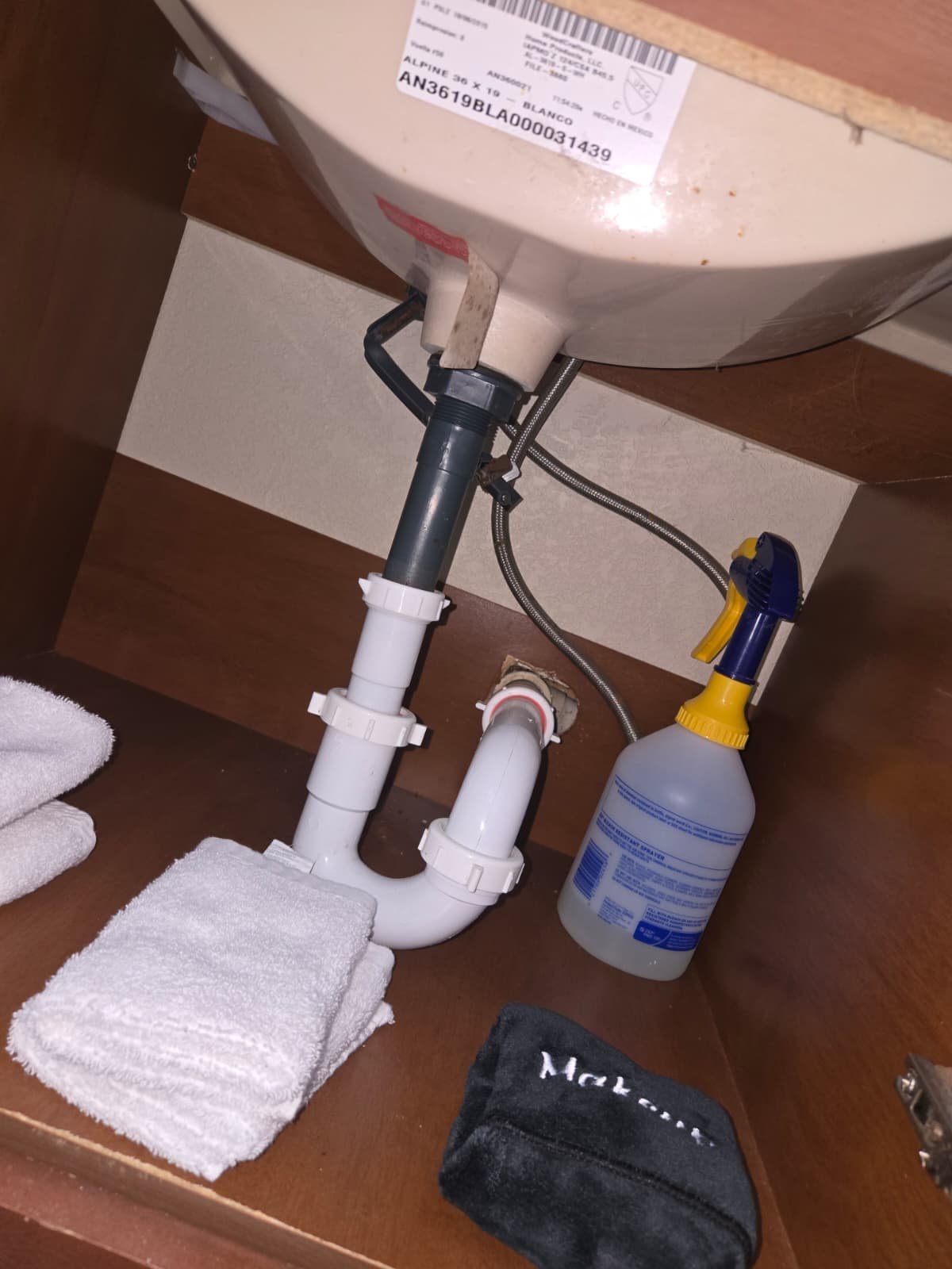 Bathtub drain snaking for clog removal in Clearwater, FL 33756 bathroom