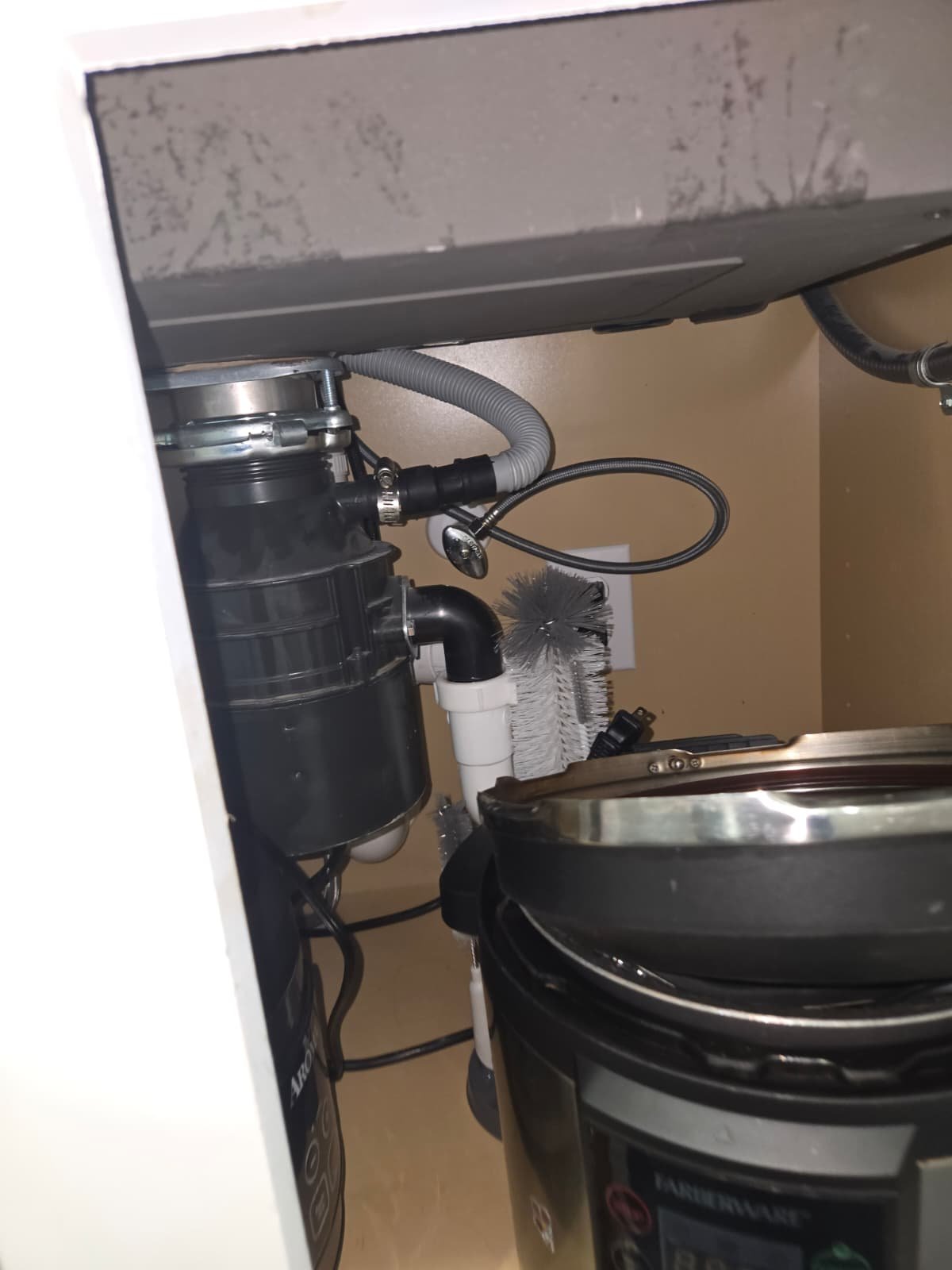 Water heater flush and plumbing inspection in Riverview, FL 33578