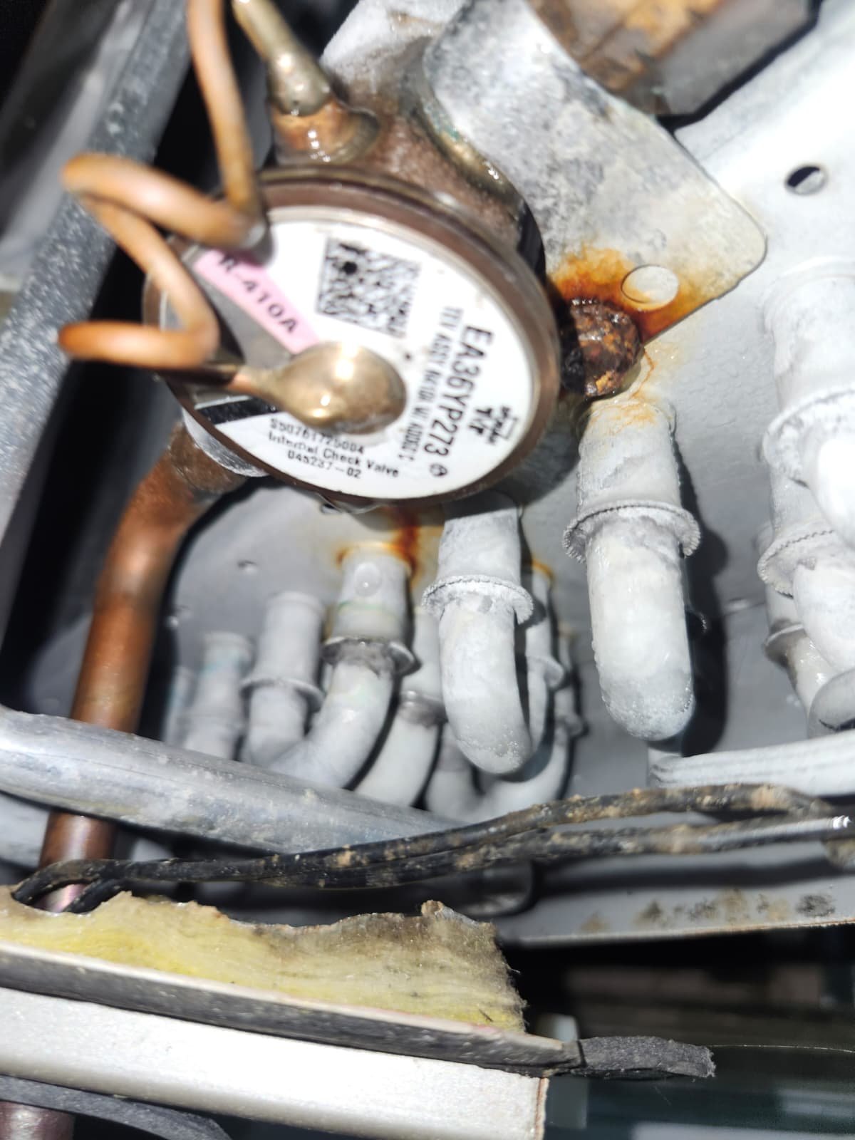 TXV replacement work on struggling AC system in Tampa, FL 336291