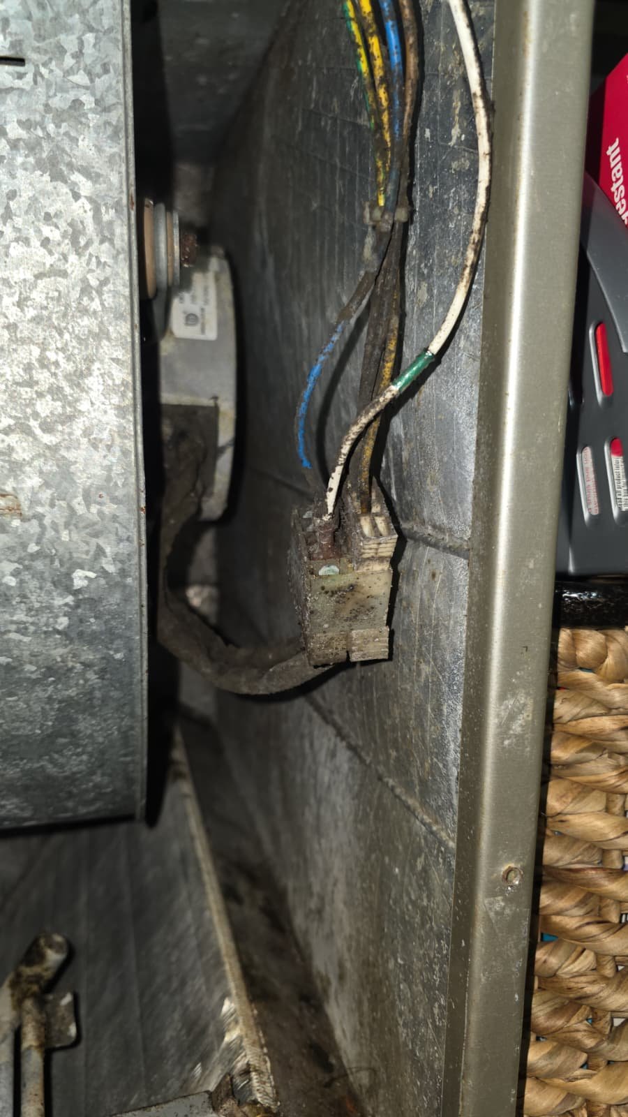 AC low voltage wiring repair and inspection in St. Petersburg, FL 33703