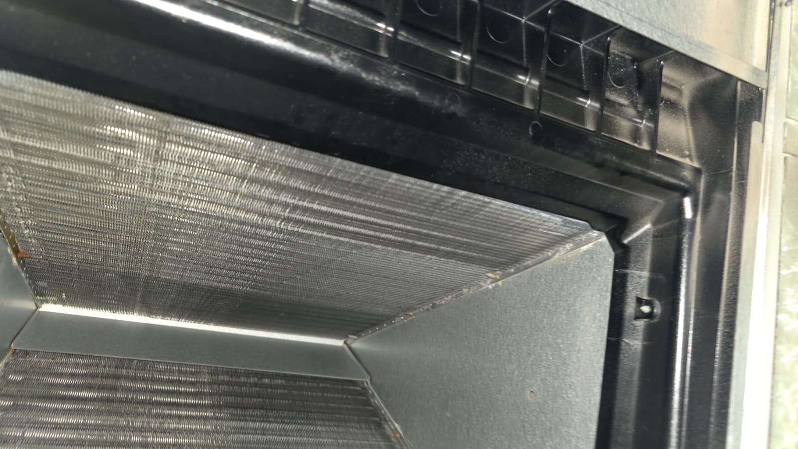 Preventive AC maintenance in Apollo Beach, FL 33572 to reduce breakdowns and costs