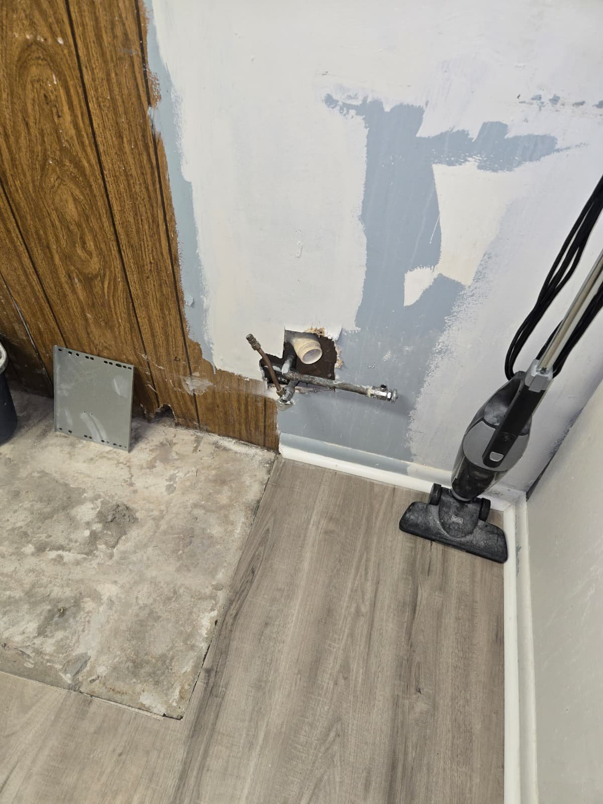 Plumbing manifold and new angle stops for water supply installation in Tampa, FL 33614