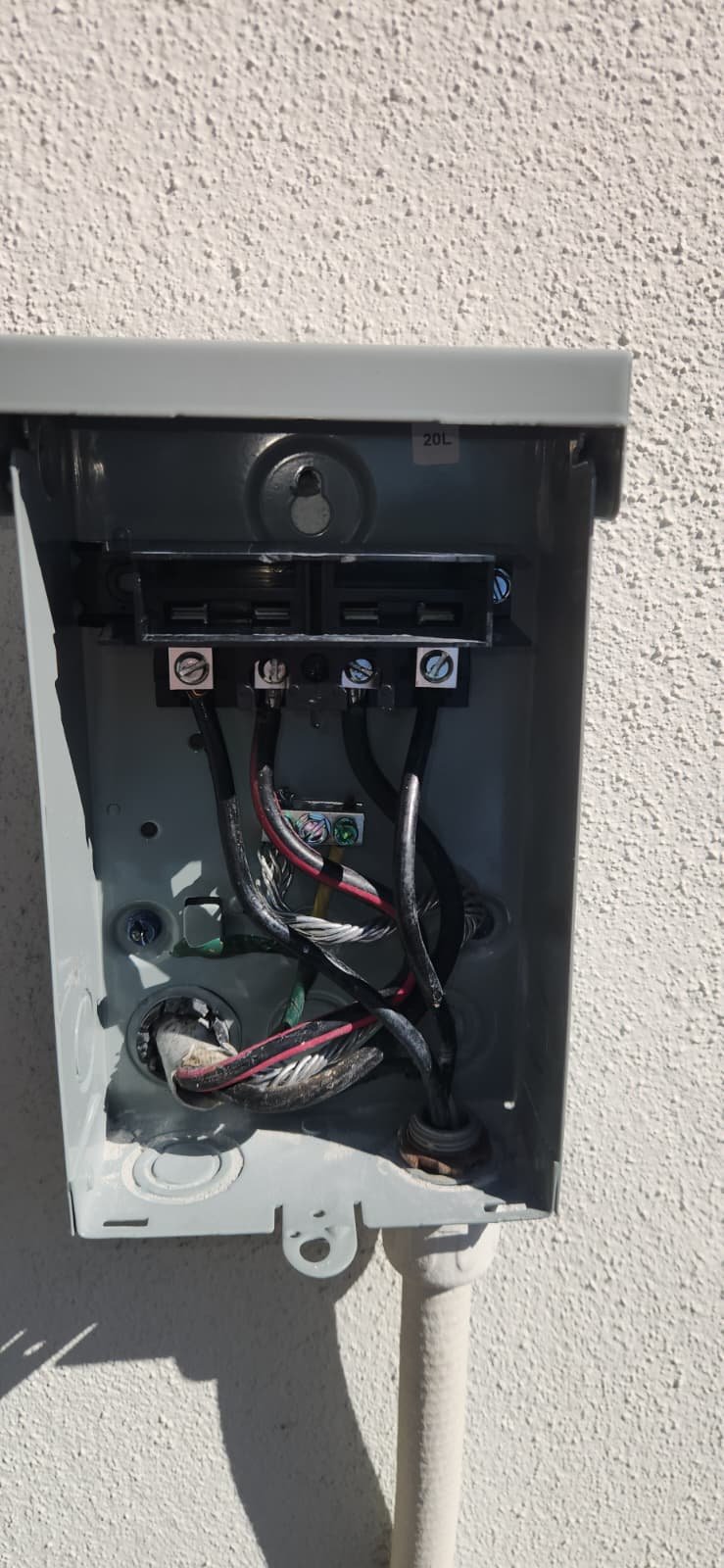 Completed disconnect switch replacement by HVAC unit in Tampa, FL 33625