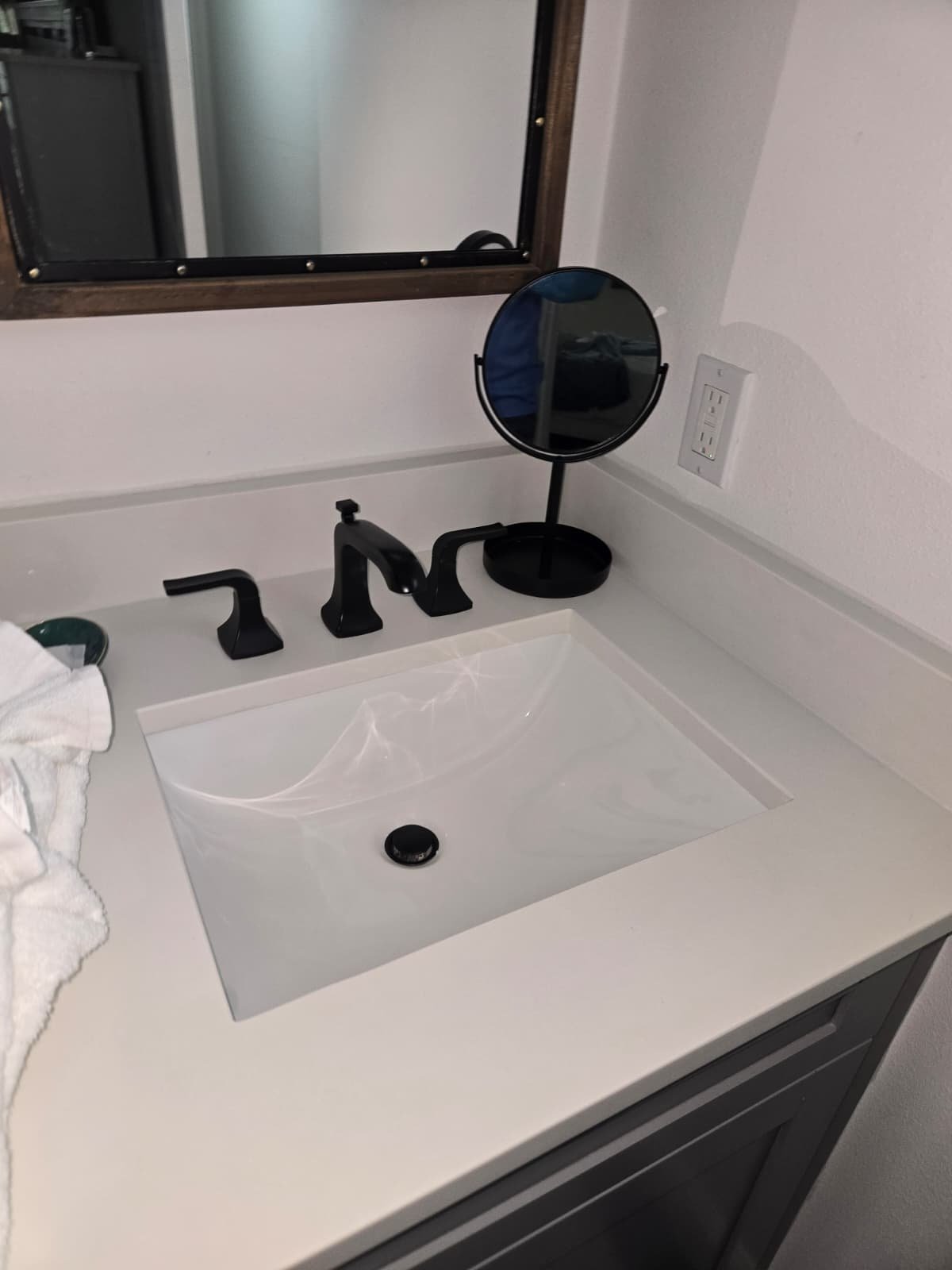 Property shower head plumbing connection service in Tampa FL 33604
