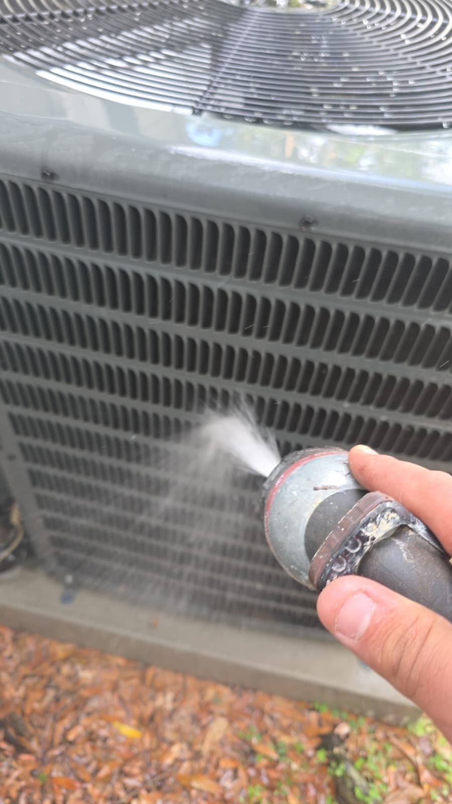 Checking refrigerant pressures on AC system in Tampa, FL 33603