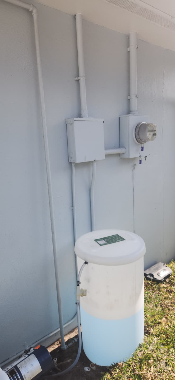 Drain line flush and AC tune-up work in Clearwater, FL 33756 residence