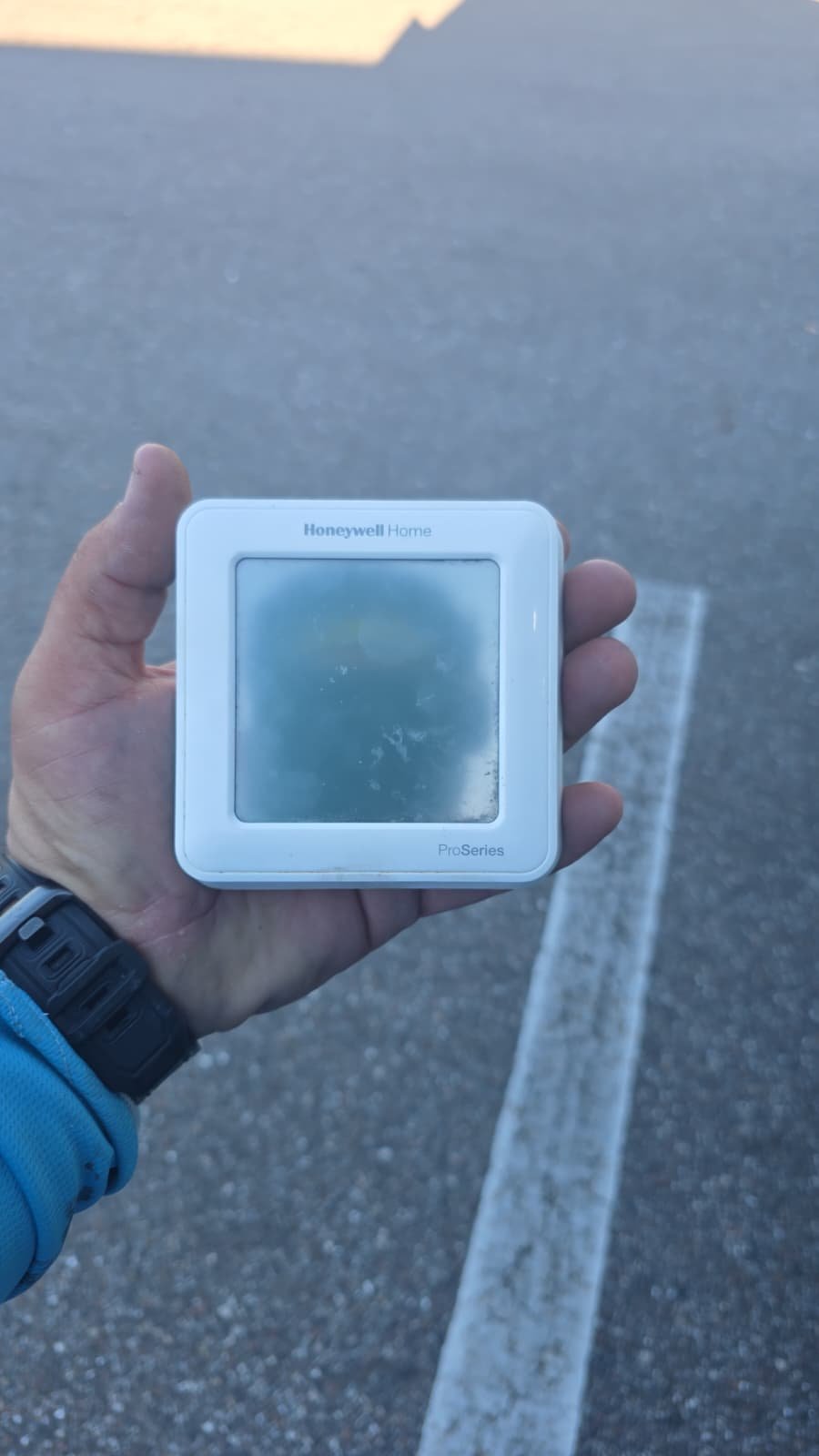 AC repair thermostat battery check in Riverview, FL 33578