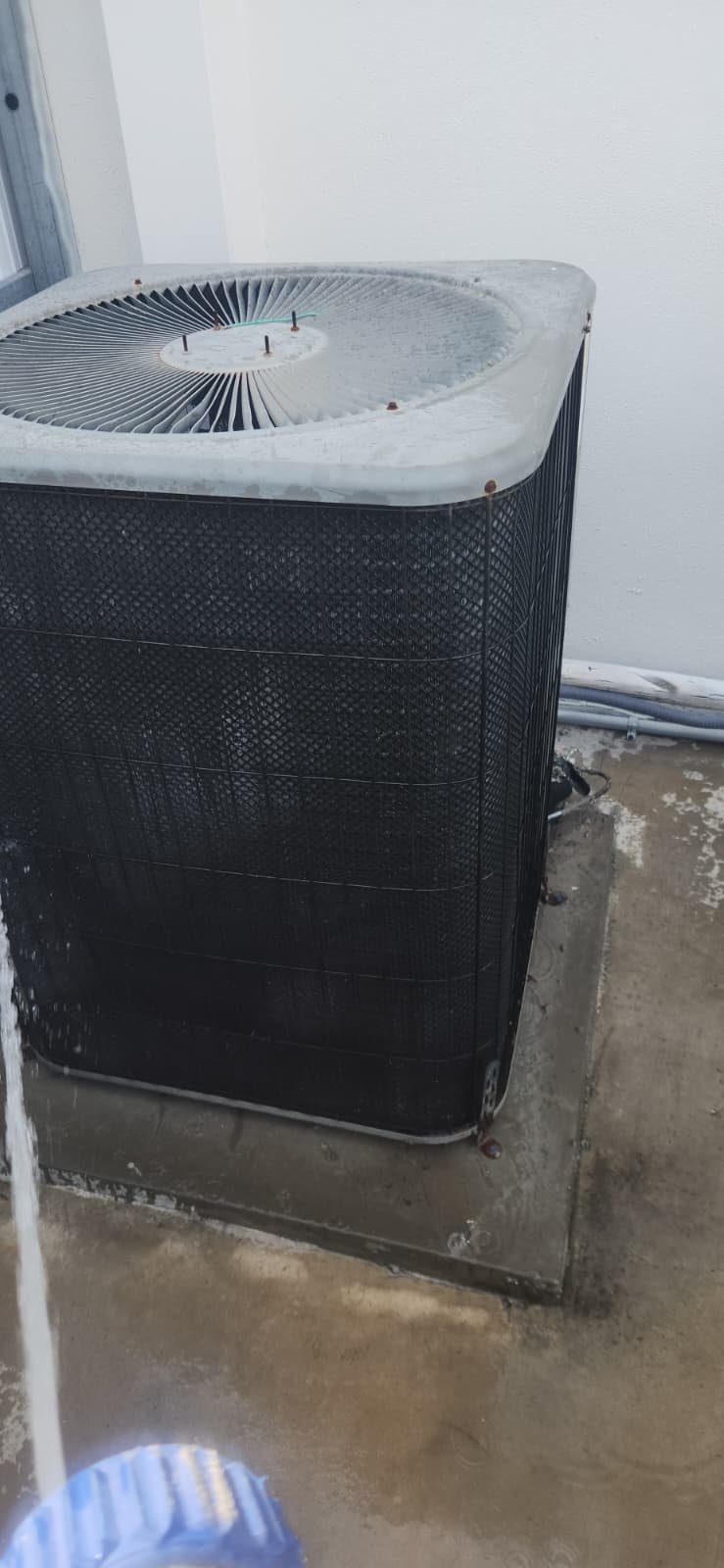 Quarterly HVAC maintenance checklist review in Tampa, FL 33634