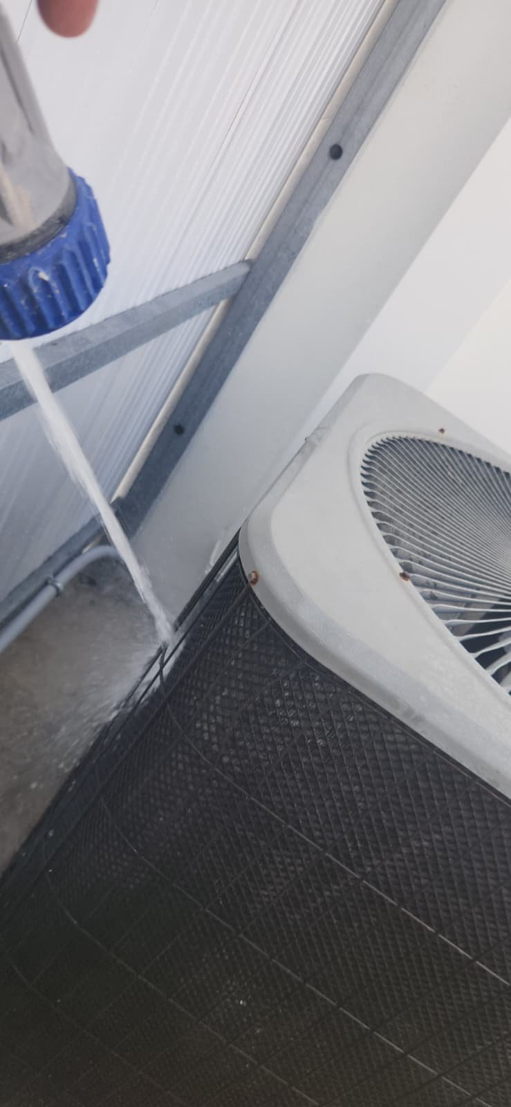 Quarterly AC maintenance on Lennox system in Tampa, FL 33634