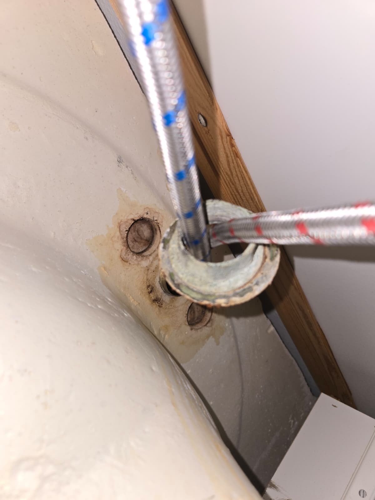 Plumbing inspection on loose toilet in Tampa, FL 33647 bathroom
