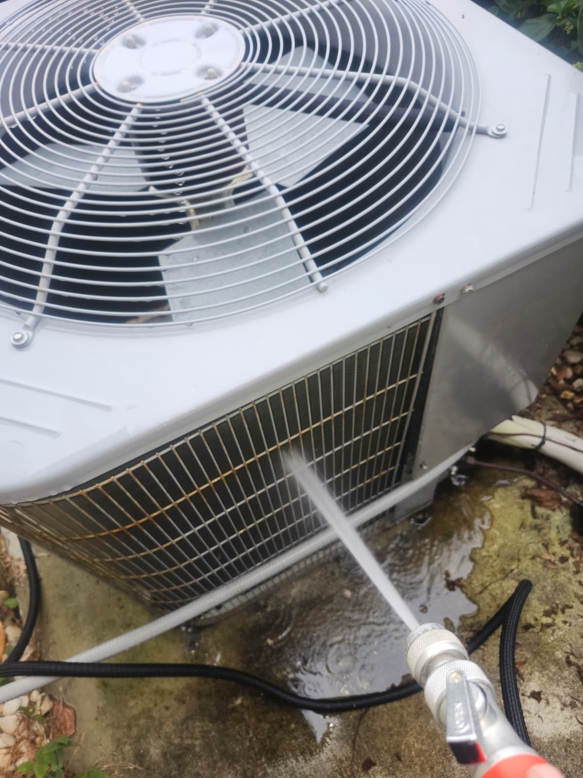 Nine-year-old Carrier AC system assessed for fan motor issues in Spring Hill, FL 34610