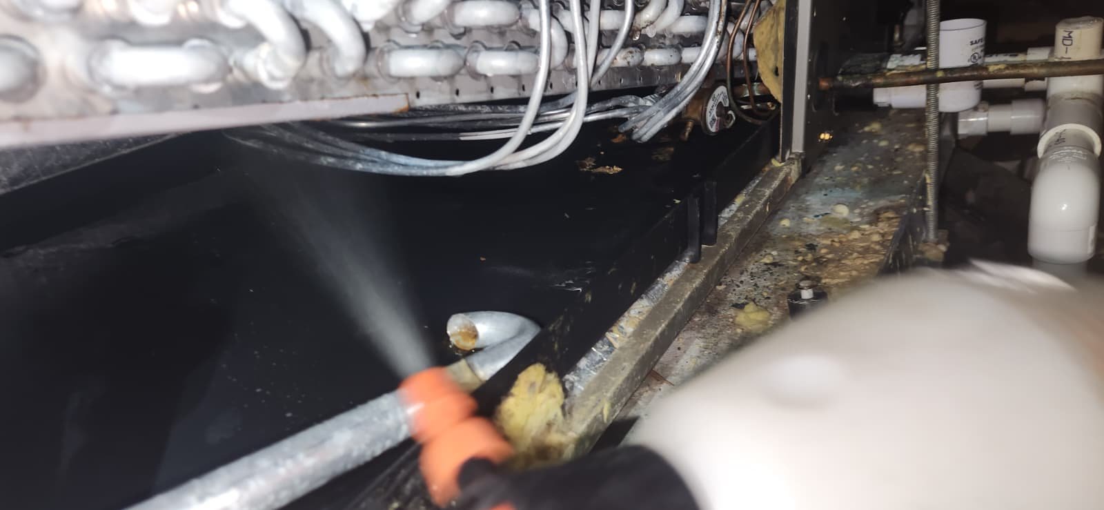 AC Refrigerant Leak vs. Replacement Decision on W Hillsborough Ave | Home Therapist Tampa Bay