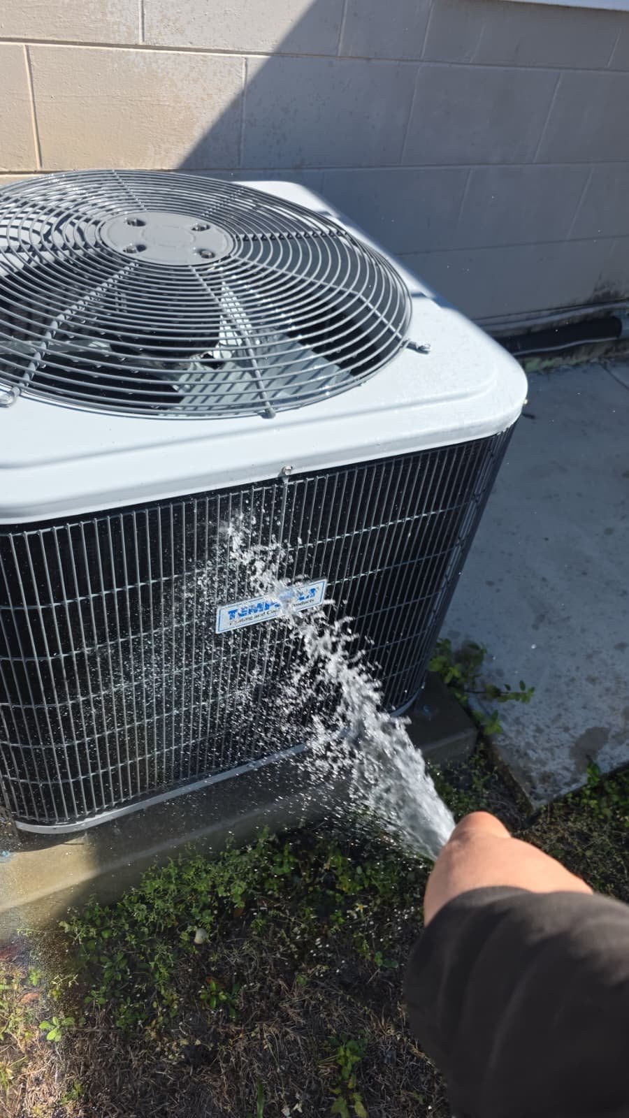 AC maintenance in Tampa, FL 33614 checking system electrical readings