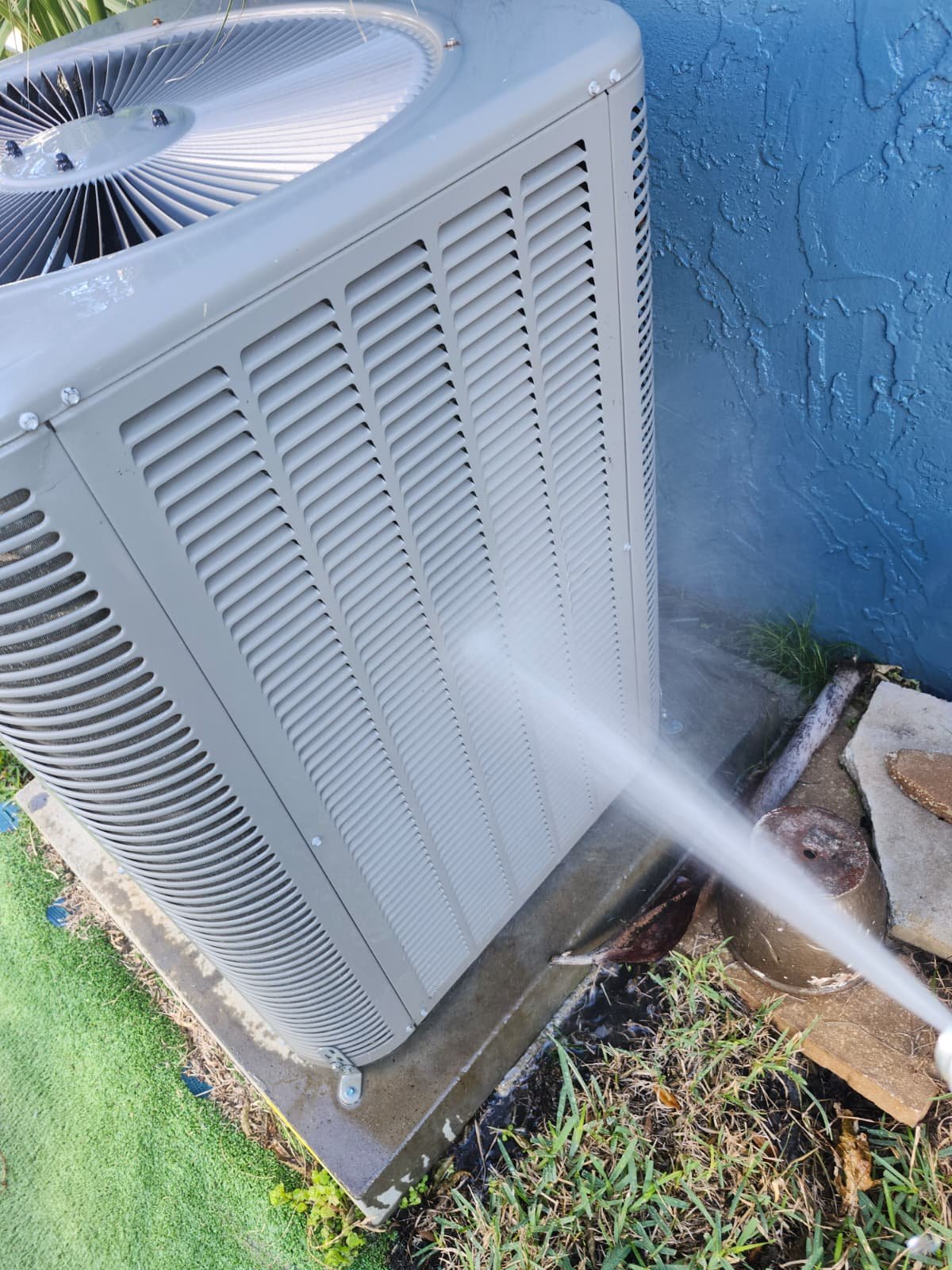 AC maintenance and blower cleaning service in Tampa, FL 33624