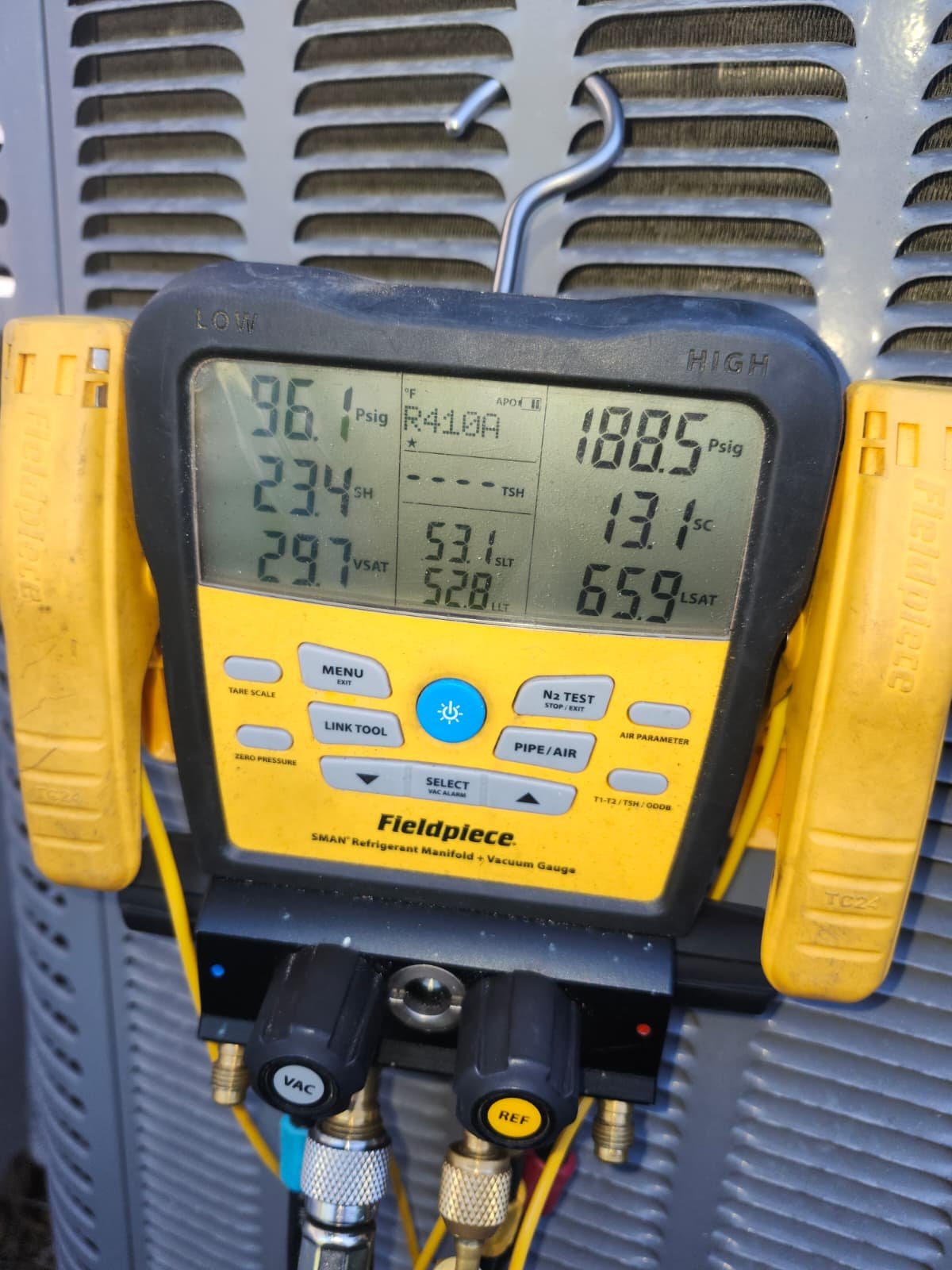 AC tune-up maintenance in Tampa, FL 33613