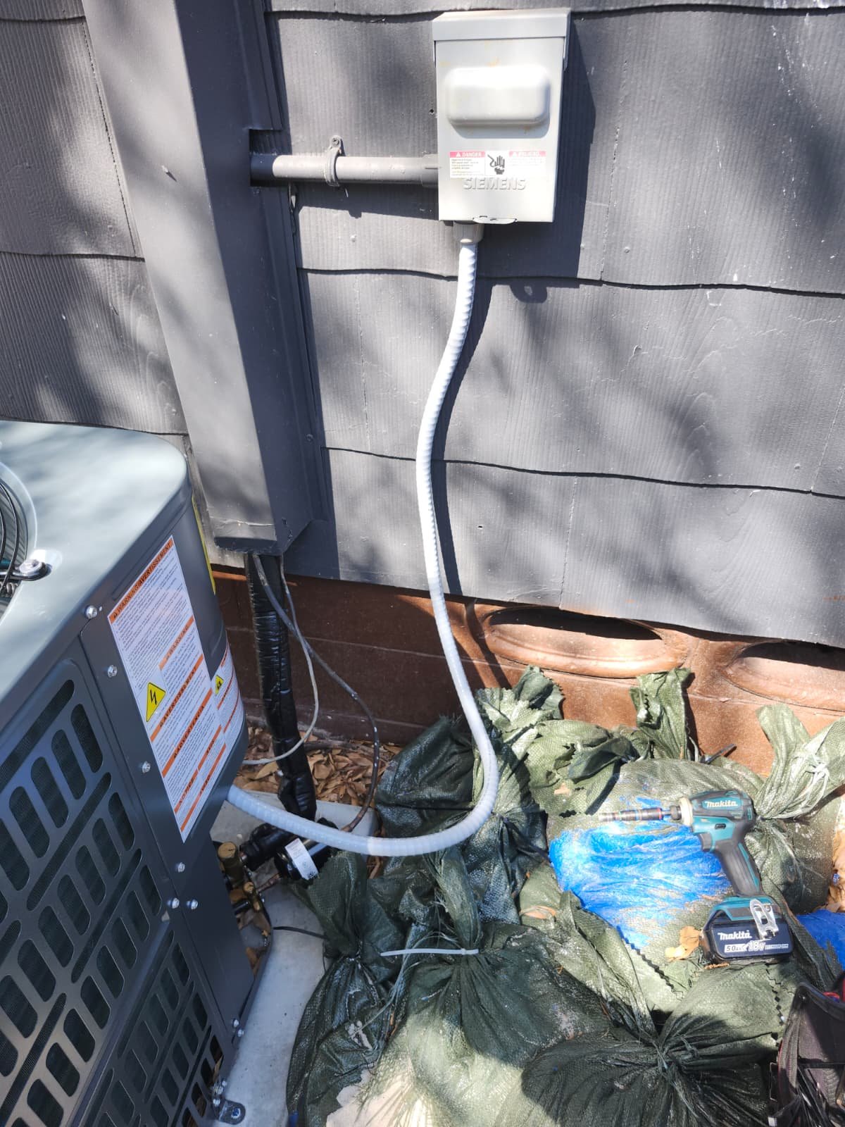 Air conditioning moisture intrusion repair in St. Petersburg, FL 33712