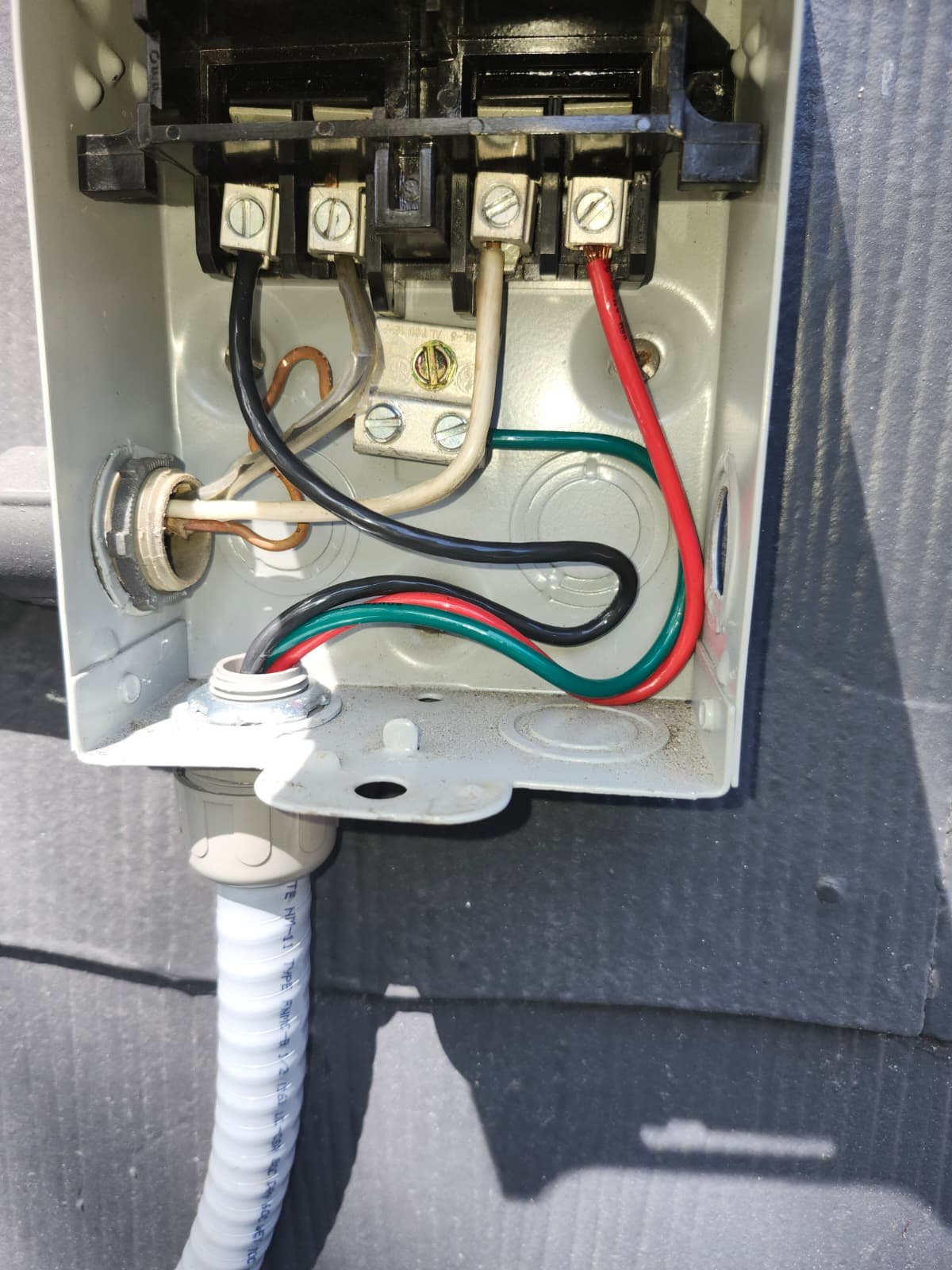 AC breaker diagnostic in St. Petersburg, FL 33712