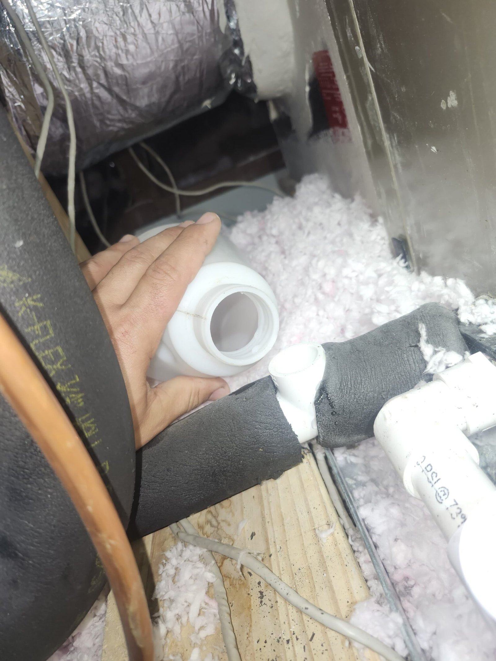 Routine HVAC preventive maintenance in Tampa, FL 33611