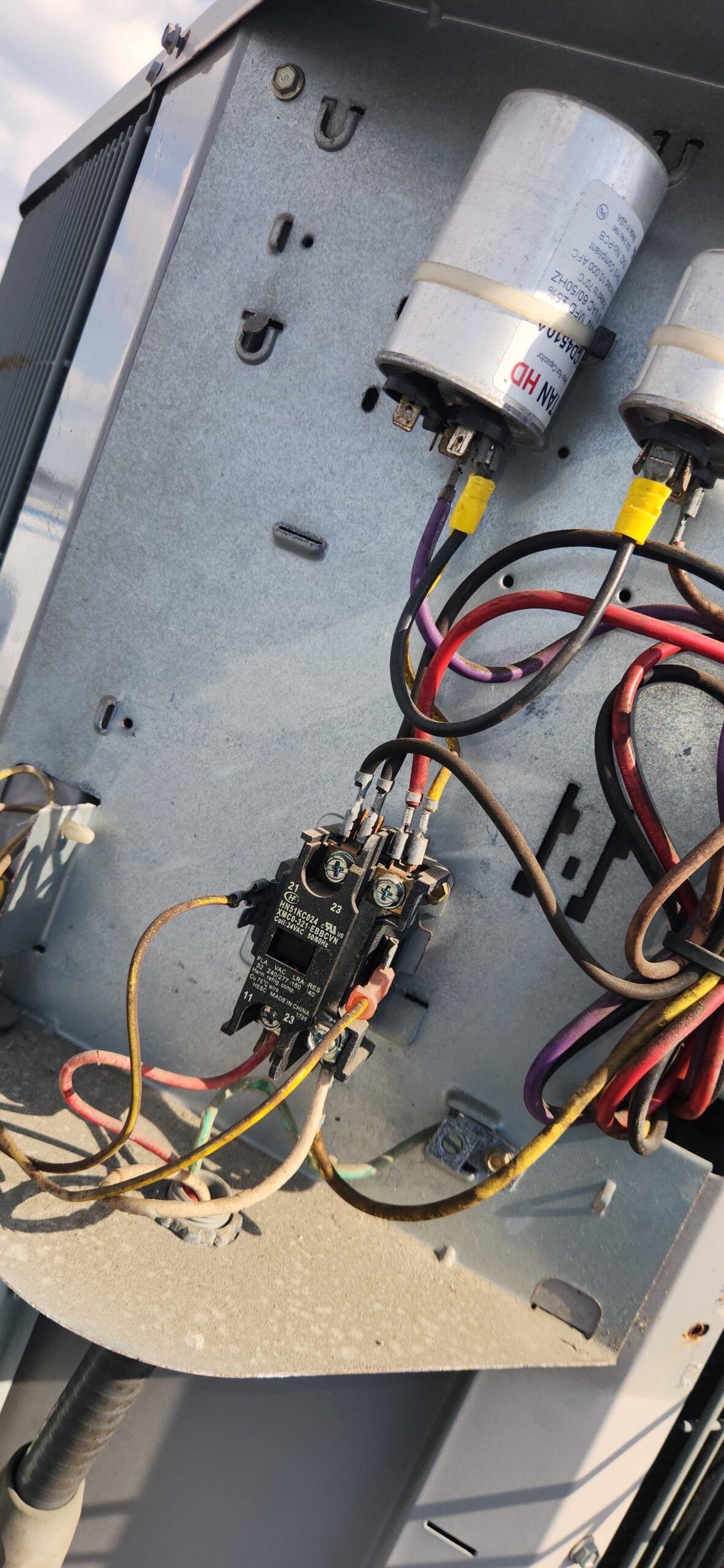 Scheduled HVAC maintenance in Tampa, FL 33634