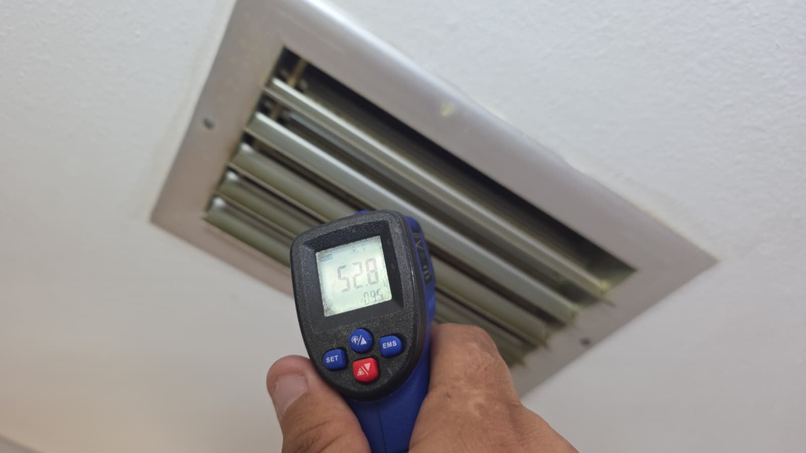 Indoor unit air conditioning maintenance in Tampa, FL 33615