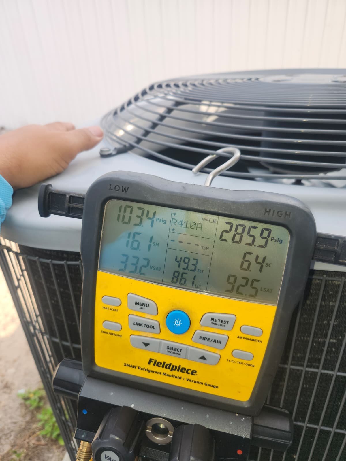 AC Gauge Readings - Tampa, FL 33614 Digital gauge showing readings on top of an AC unit in Tampa, FL 33614. Premium Therapy Plan detail.