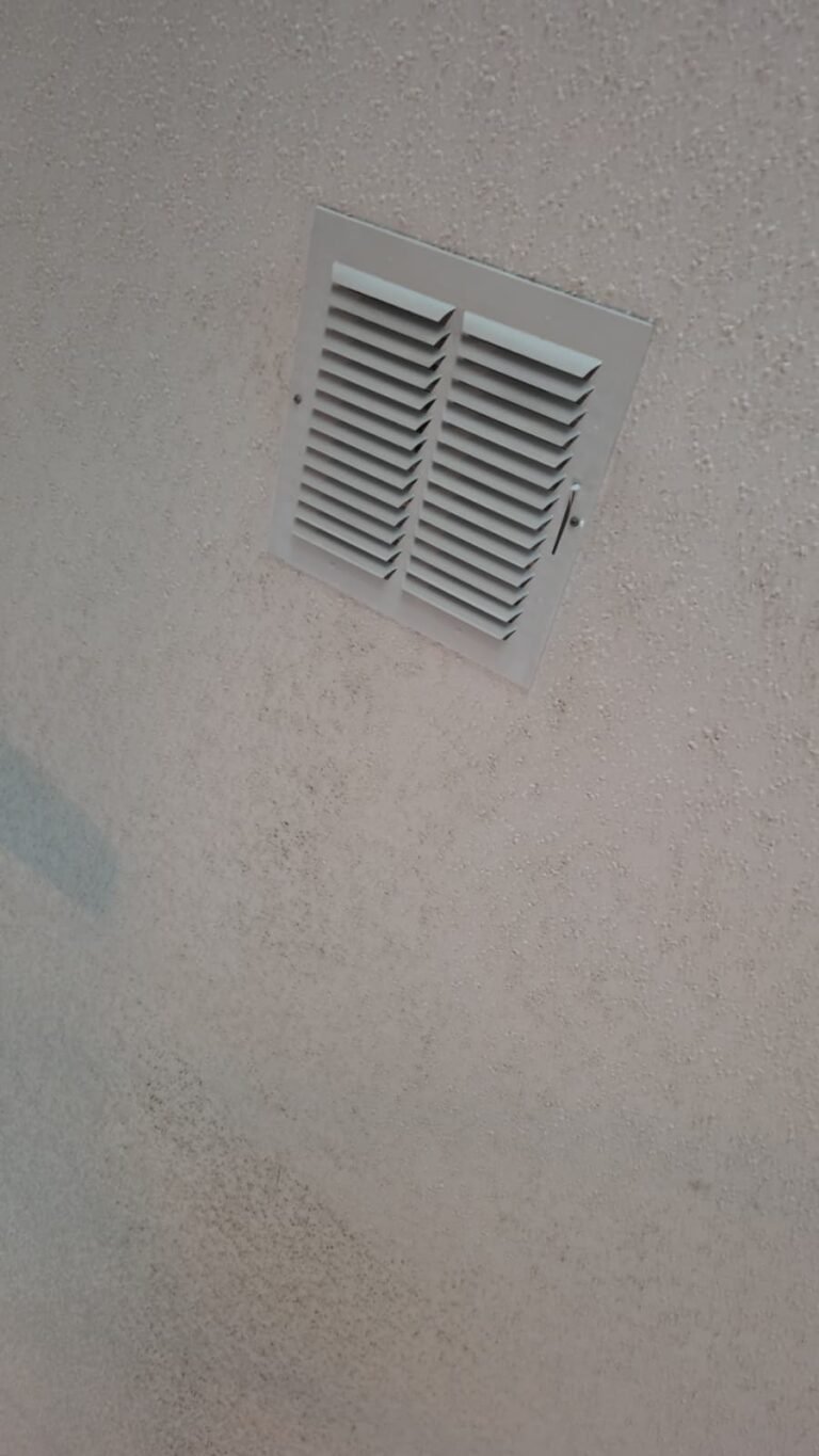 Clean Wall Vent in Tampa, FL 33635 Clean wall vent after service in Tampa, FL 33635