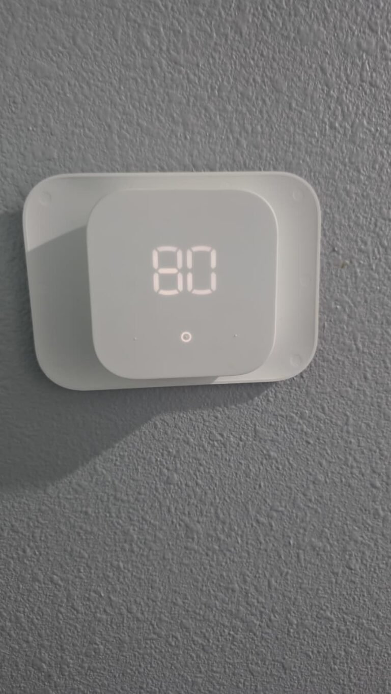 Digital thermostat on wall in Tampa, FL 33603