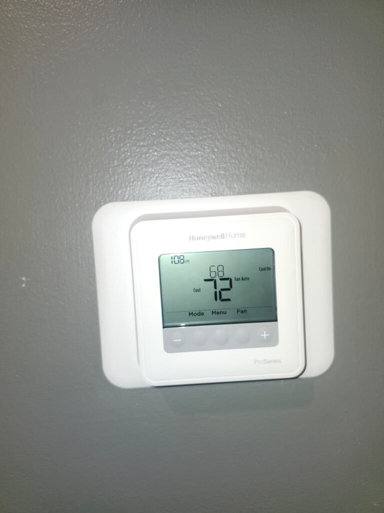 Digital Thermostat in Tampa, FL 33629 Digital thermostat showing settings in Tampa, FL 33629