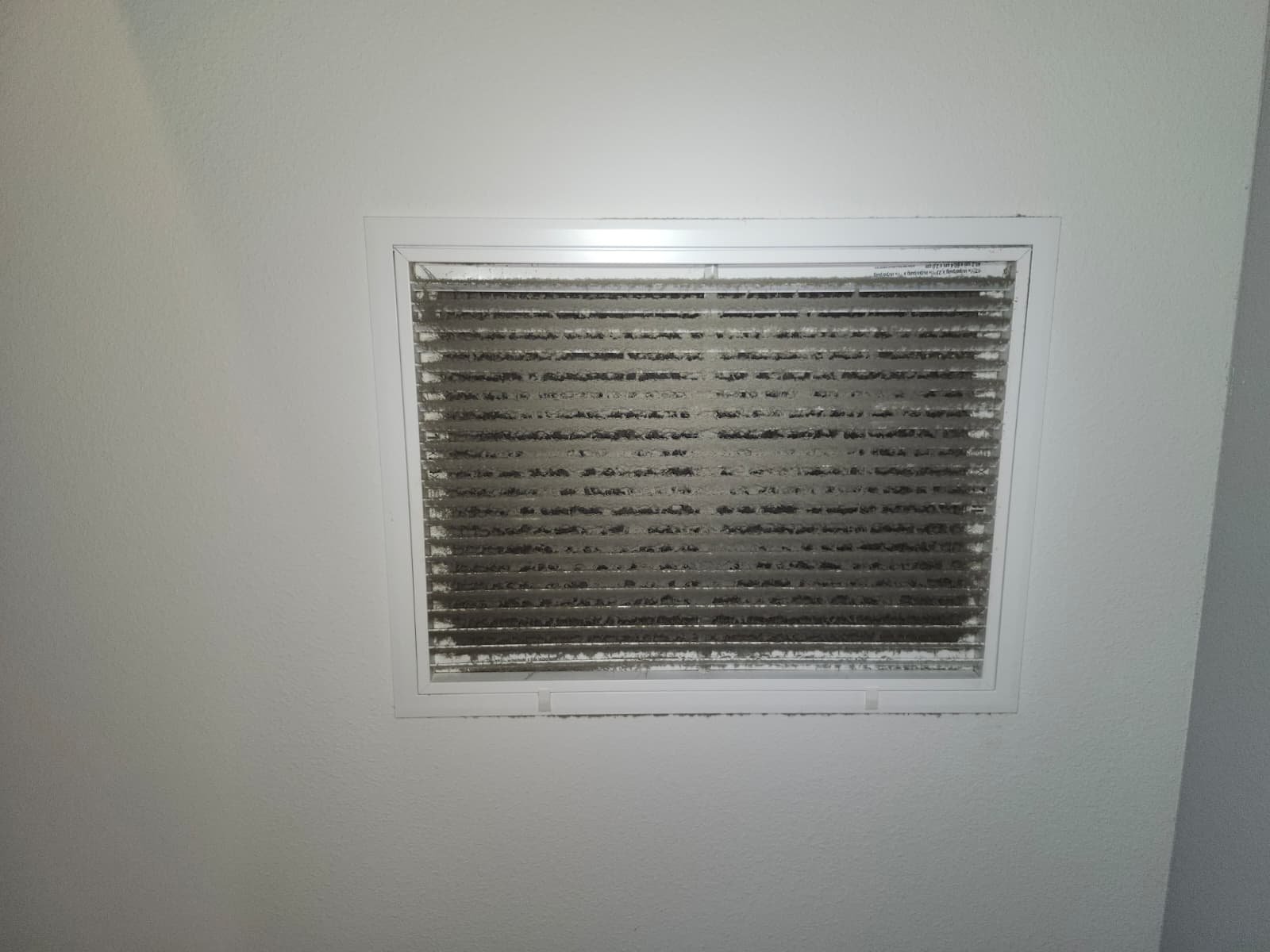 Dirty Air Vent - St. Petersburg, FL 33712 Dirty air vent on wall, St. Petersburg, FL 33712.