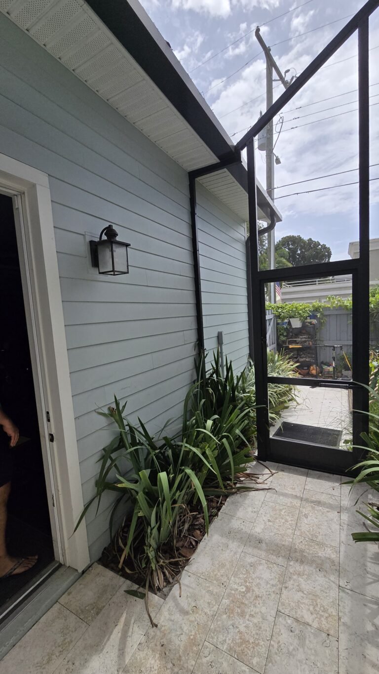 Exterior House Wall with Plants in Tampa, FL 33629 Exterior house wall with plants in Tampa, FL 33629