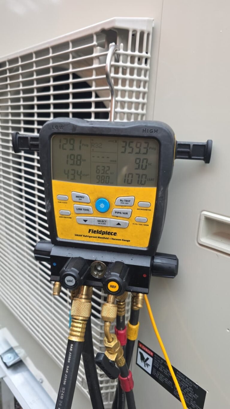 Manifold Gauge Readings in Tampa, FL 33635 Manifold gauge readings on HVAC unit in Tampa, FL 33635