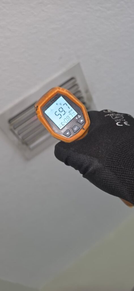 Temperature reading near vent in Tampa, FL 33610