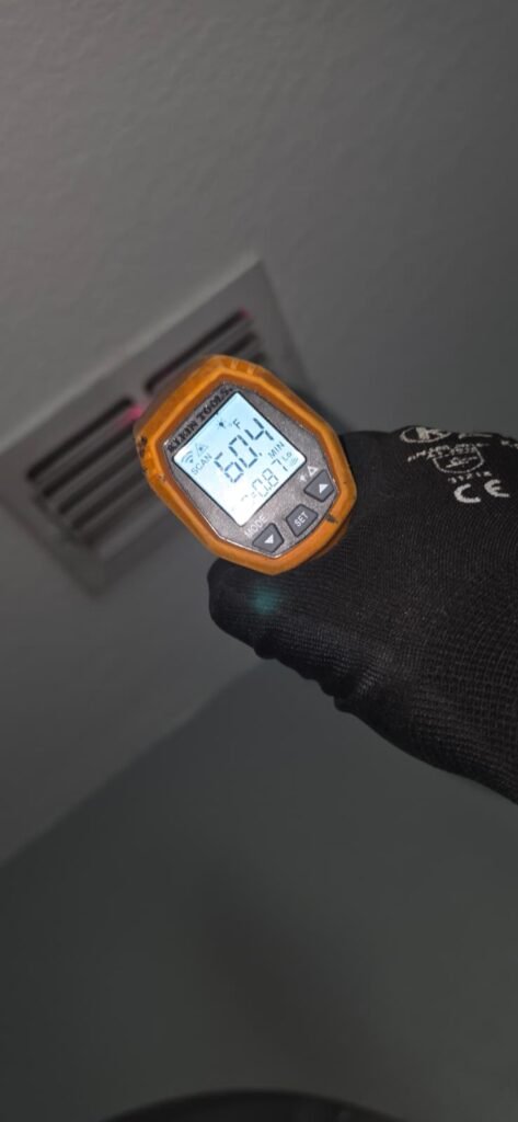 Temperature reading near vent in Tampa, FL 33610