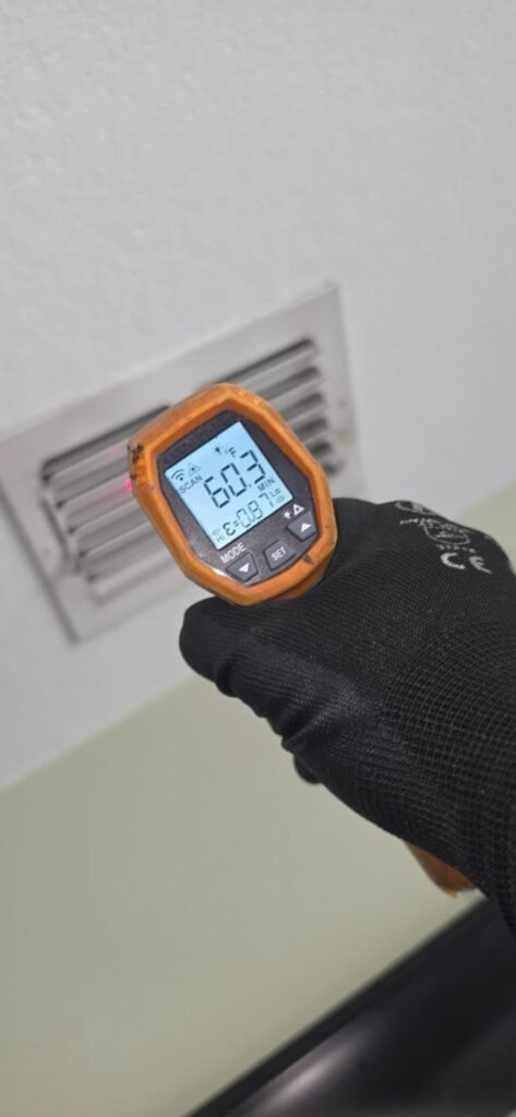 Temperature reading near vent in Tampa, FL 33610
