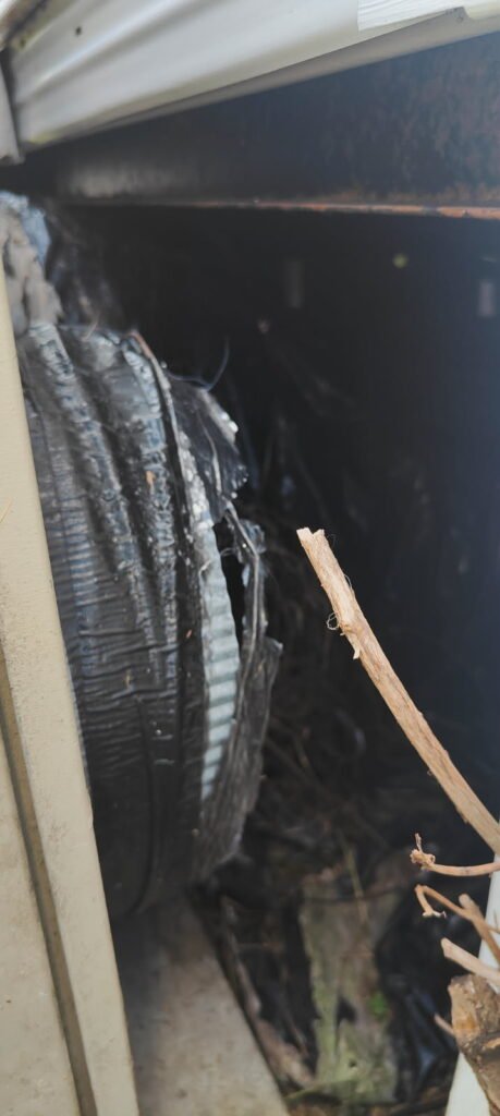Detailed Ductwork View in Zephyrhills, FL 33542 Close-up of ductwork under mobile home in Zephyrhills, FL 33542