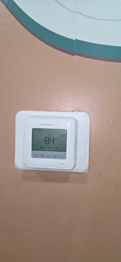 Thermostat with lower temperature in Tampa, FL 33607