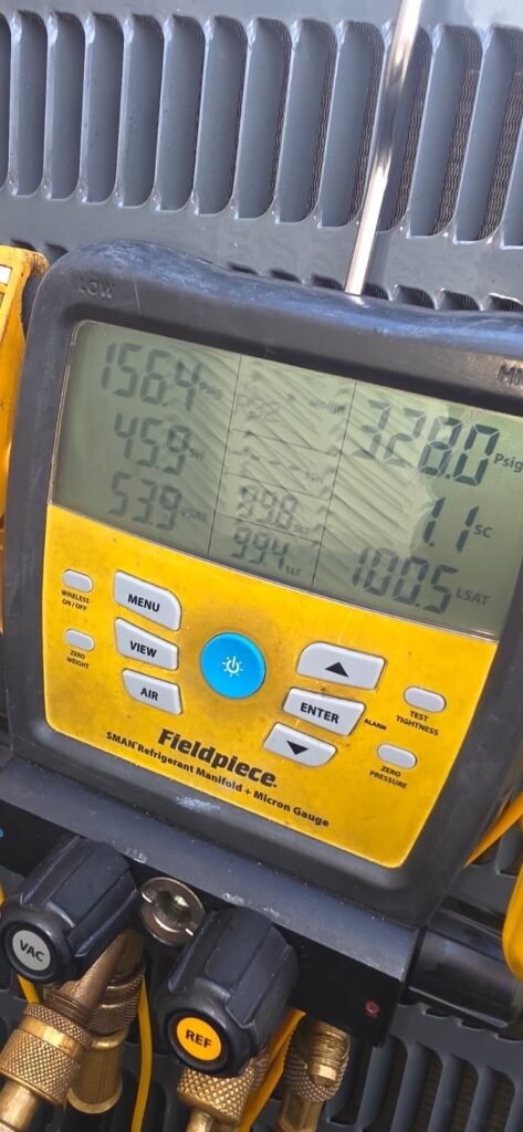 Digital manifold gauge readings in Tampa, FL 33607