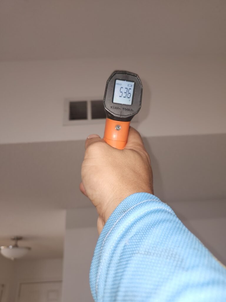 Temperature reading near ceiling vent in Tampa, FL 33624