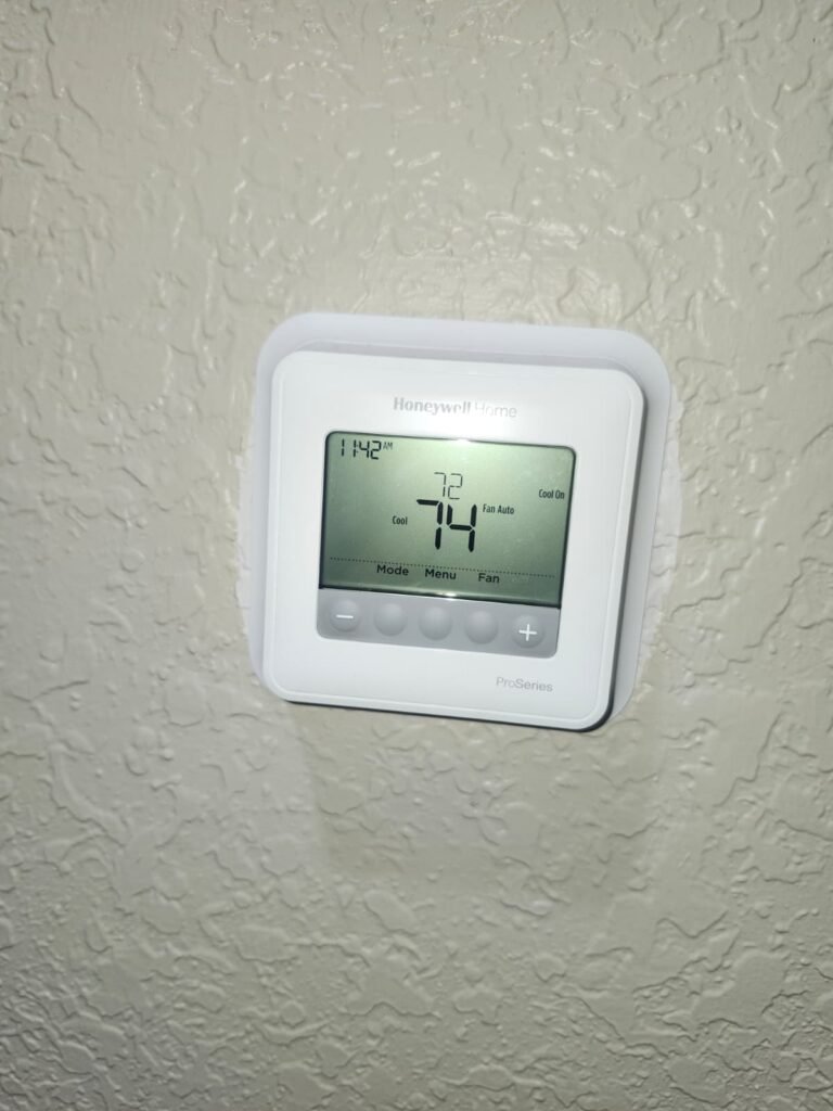 Thermostat Display After Maintenance in Tampa, FL 33625 Digital thermostat after maintenance visit in Tampa, FL 33625