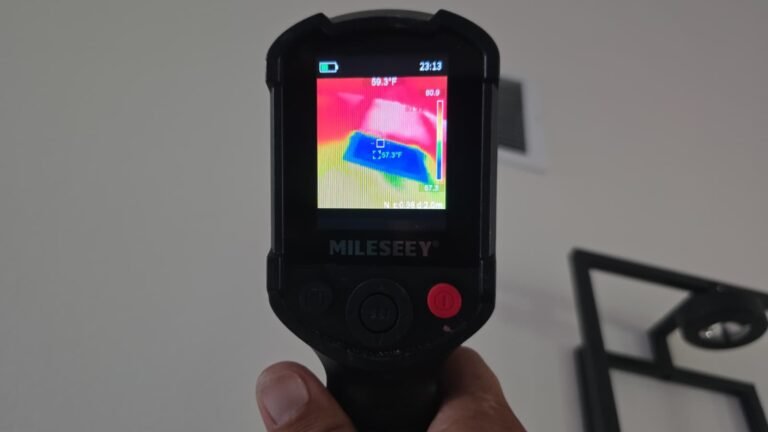 Thermal imaging device showing wall temperature, Brandon, FL 33511
