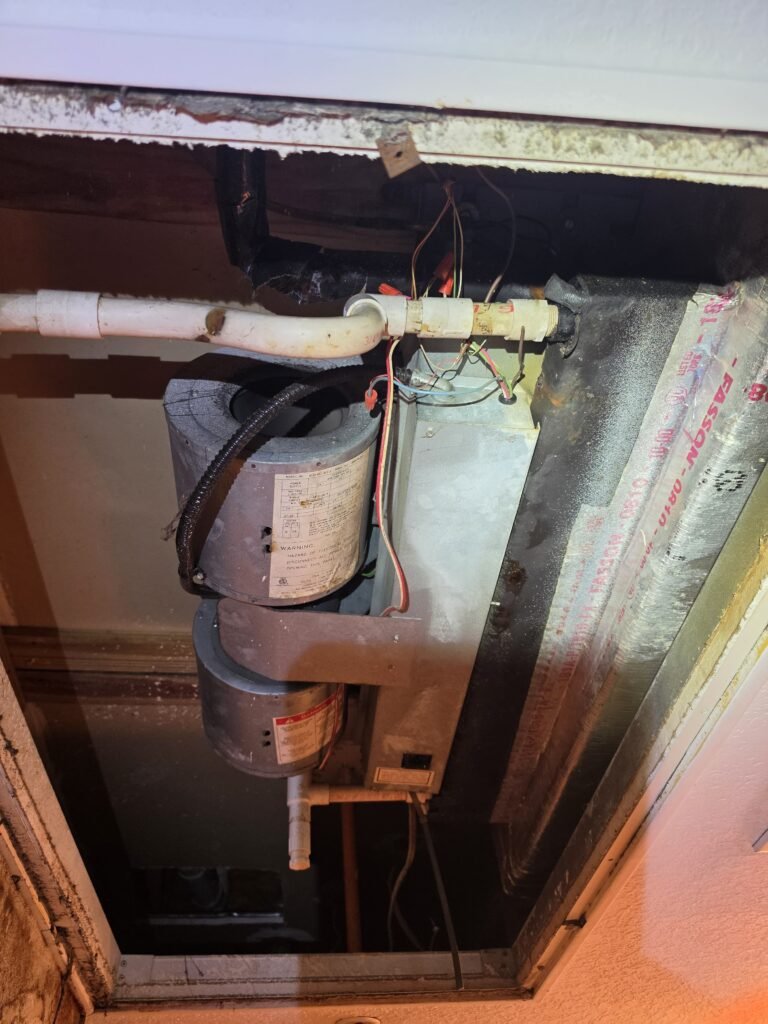 HVAC Component and Pipes in Tampa, FL 33605 HVAC component and pipes in ceiling, Tampa, FL 33605
