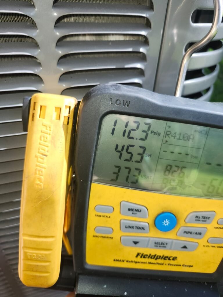Refrigerant Gauge on HVAC Unit in New Port Richey, FL 34655 Refrigerant gauge on HVAC unit in New Port Richey, FL 34655