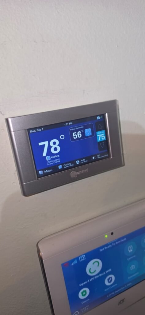 Thermostat Display in Safety Harbor, FL 34695 Thermostat showing temperature in Safety Harbor, FL 34695