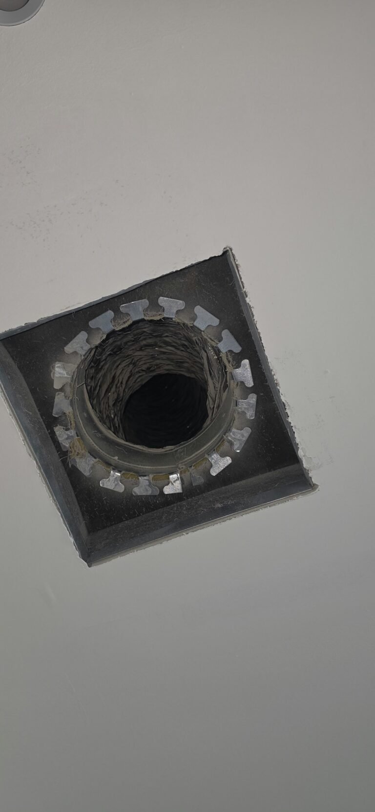 Ceiling Opening with Duct in St. Petersburg, FL 33712 Ceiling opening with duct, St. Petersburg, FL 33712