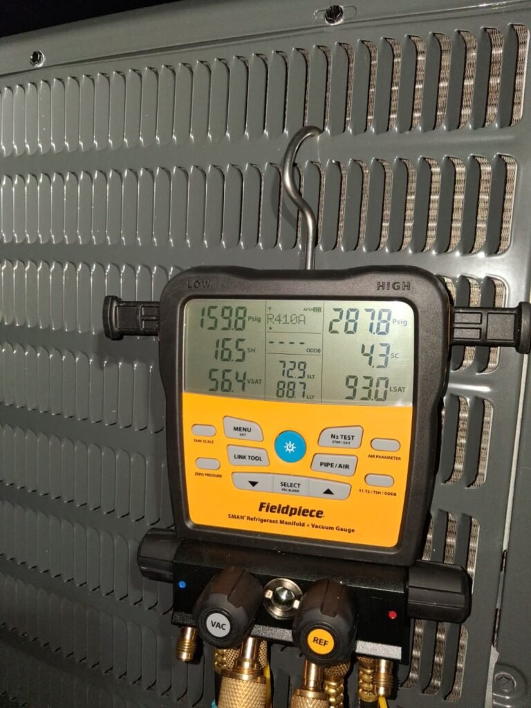 Digital Manifold Gauge on HVAC Unit in Ruskin, FL 33573 Digital manifold gauge on HVAC unit in Ruskin, FL 33573